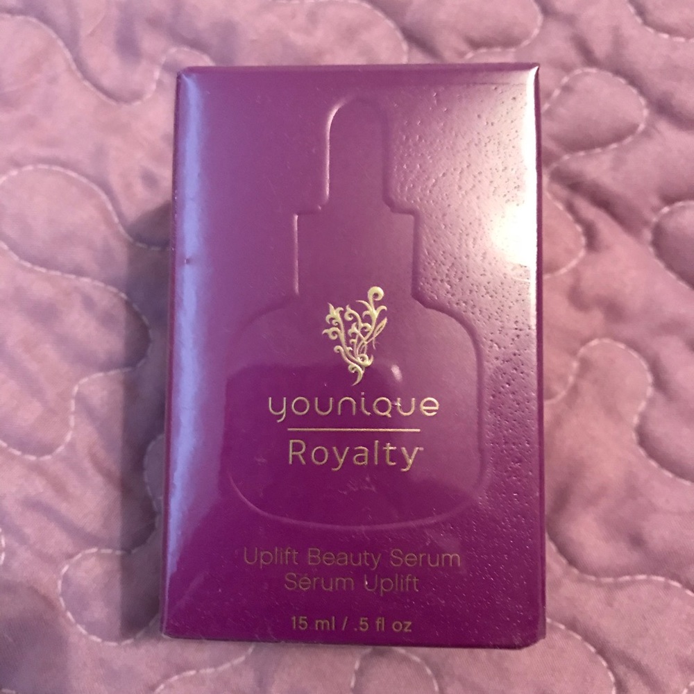 Younique Uplift Eye Serum